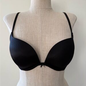 Victoria's Secret “Fabulous” Plunge Bra